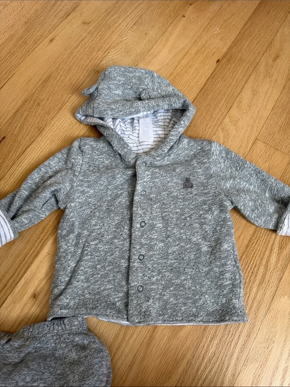 Baby gap reversible grey hoodie and pant set size 3-6m